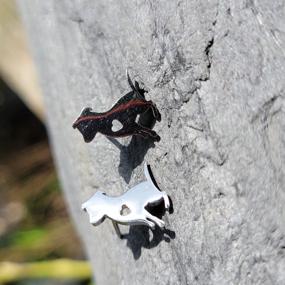 Pitbull Silhouette Stud Earrings, stainless steel, unisex - Picture 4 of 5